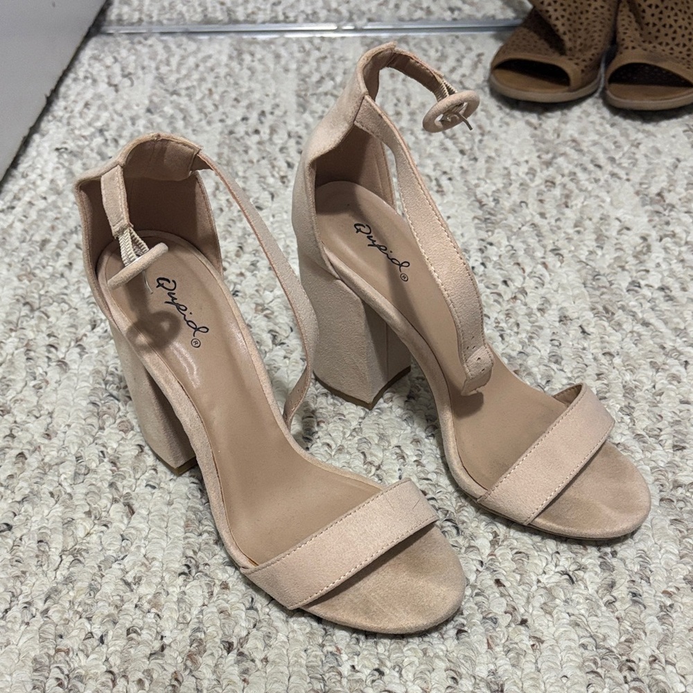 Qupid Women's Beige Block Heels